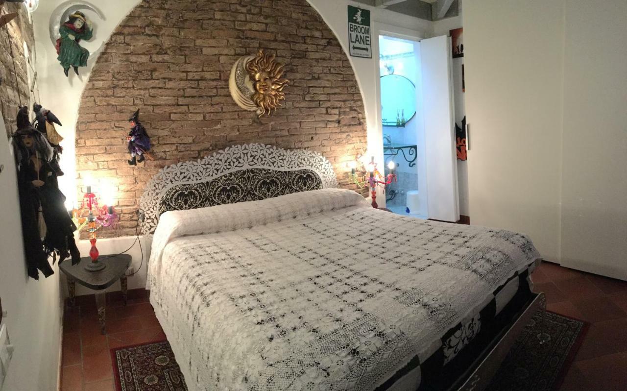 L'Ora Delle Streghe B&B Centralissimo 리보르노 외부 사진
