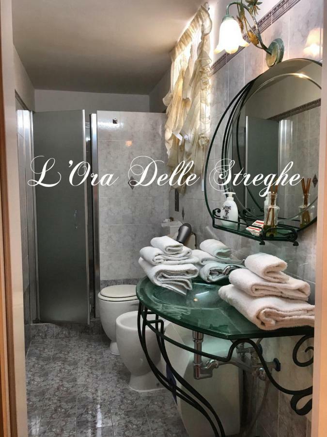 L'Ora Delle Streghe B&B Centralissimo 리보르노 외부 사진